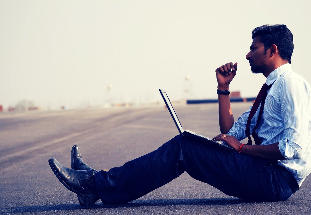Your Guide to Figuring Out What You Want to Do After College 1 man