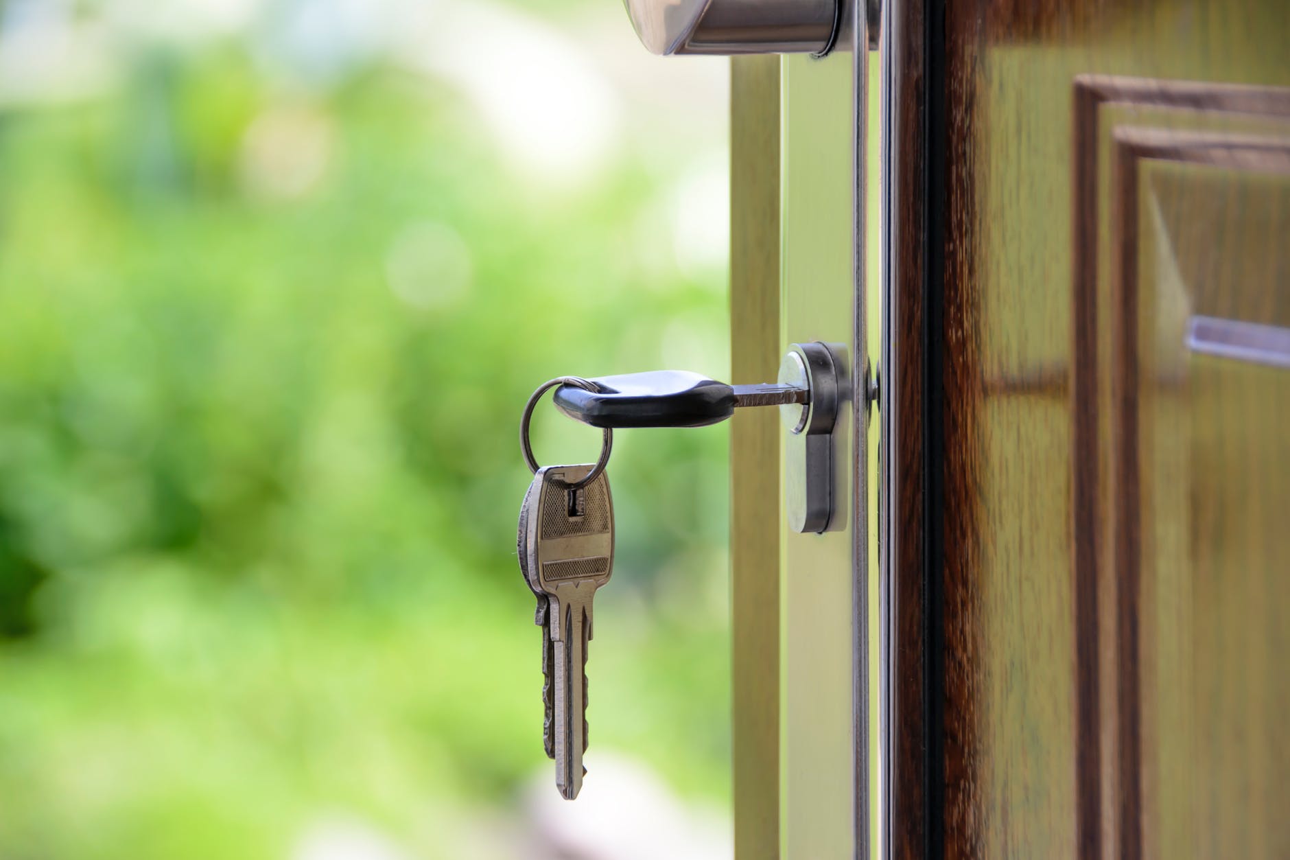 Getting Into Real Estate: Tips for Breaking Into the Business 1 tmpb4zvlnyu